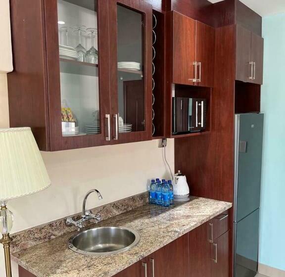 家庭套房, Open House