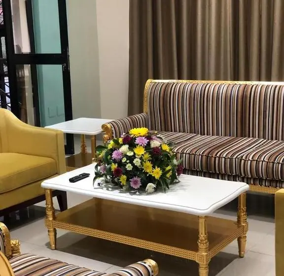 سوییت خانوادگی, Open House