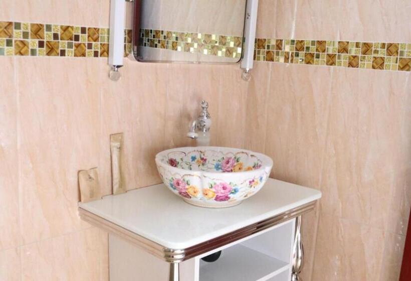 带大床的复式套间, Open House