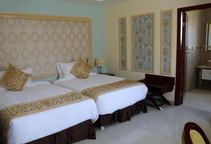 اتاق سوپریور, Open House