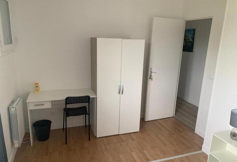 Chambre Standard Salle de Bains Commune, Villa Tenjin Chambre 16