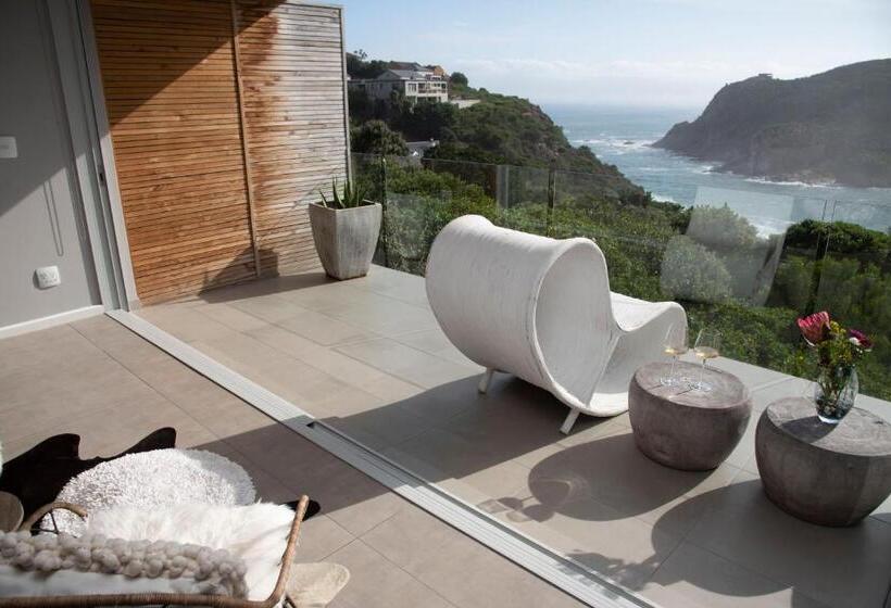 キングサイズベッドのスイートルーム, Crown On The Heads