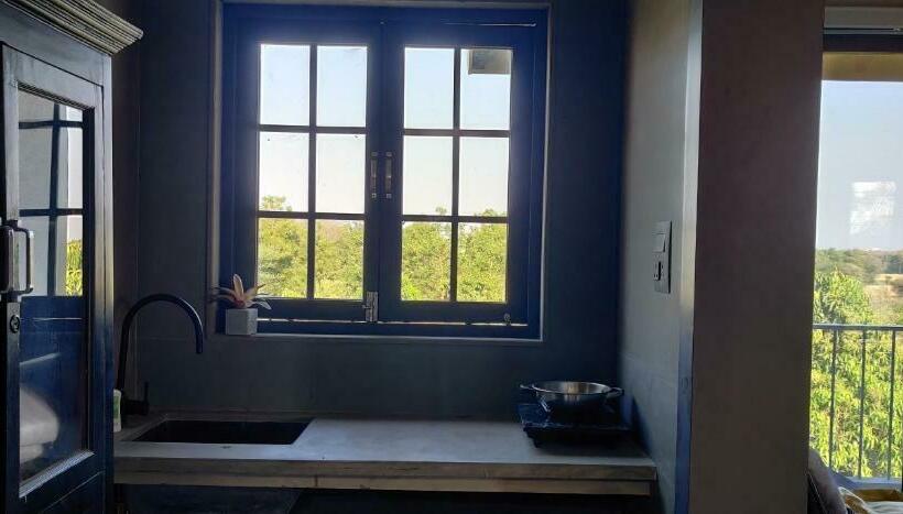 חדר משפחתי, Shakuntala Farms   Rustic Farmstay With Modern Comforts