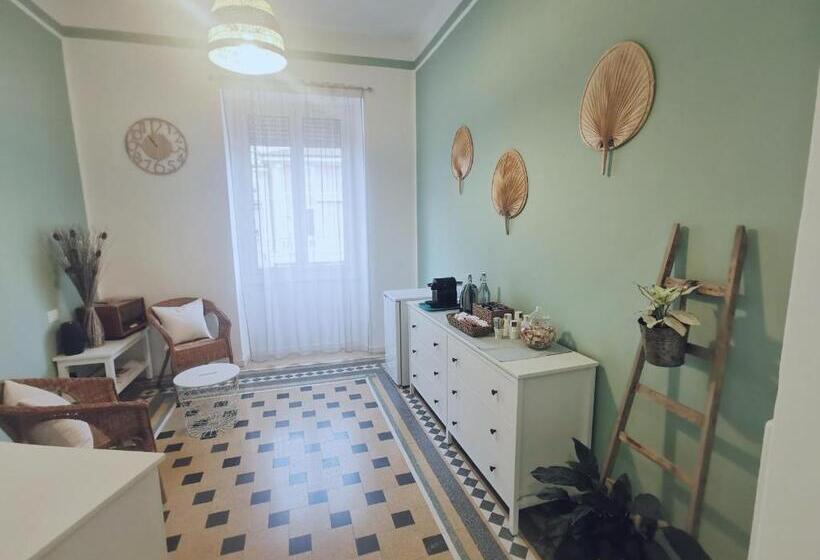 Standard room with outdoor bath, Gialla Ridi Che Ti Passa