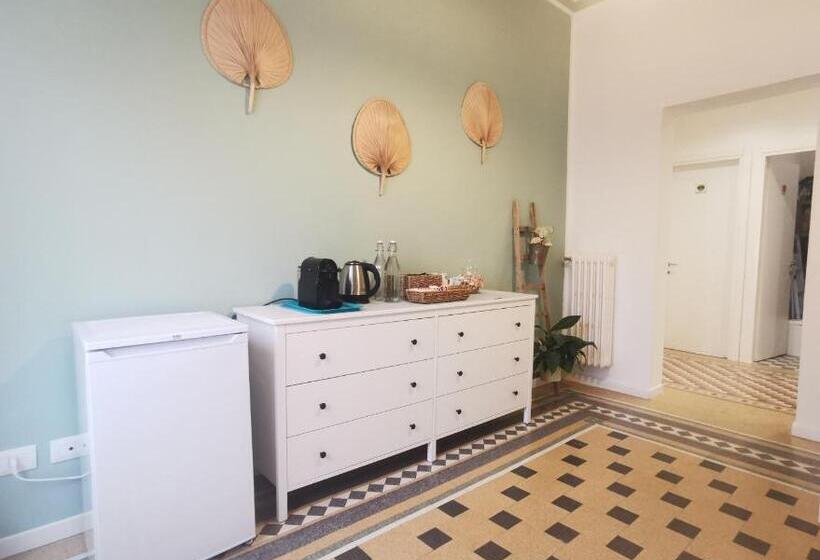 Standard room with outdoor bath, Gialla Ridi Che Ti Passa