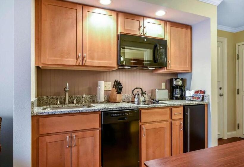 스탠다드 스튜디오, South Mountain Resort