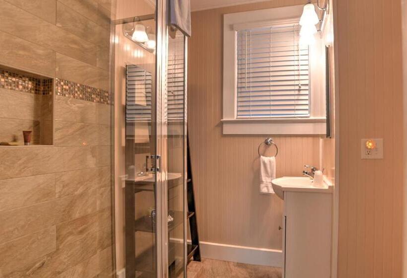 غرفة قياسية, 1898 Waverly Inn