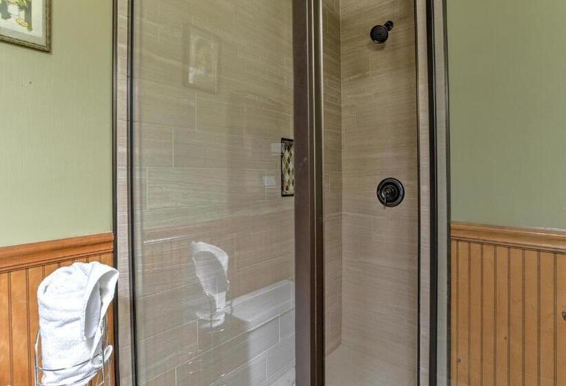 غرفة سوبيريور, 1898 Waverly Inn