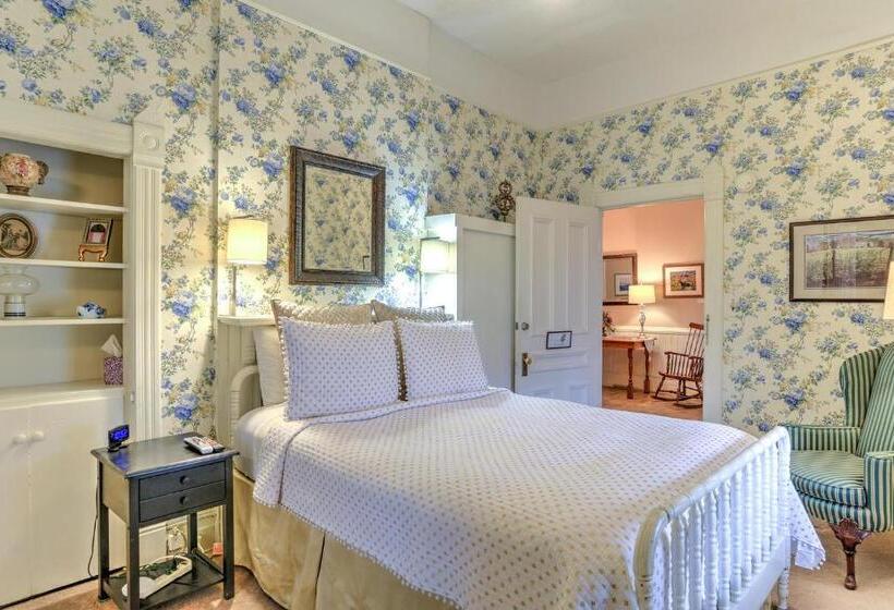 غرفة سوبيريور, 1898 Waverly Inn