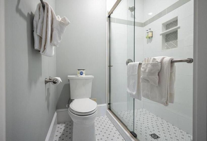 غرفة سوبيريور, 1898 Waverly Inn