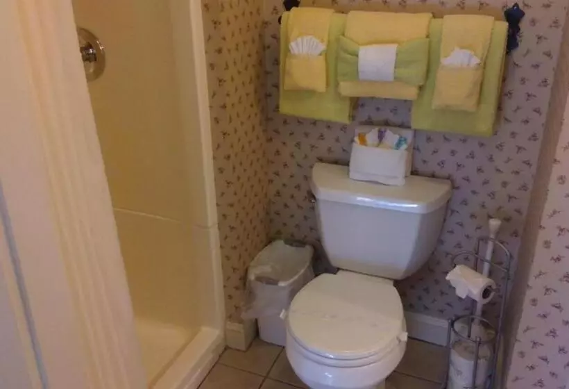 バス共有のスタンダードルーム, Inn At St John Portland In Town