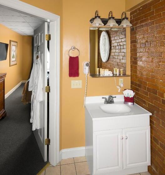 غرفة سوبيريور مزود بجاكوزى, Inn At St John Portland In Town