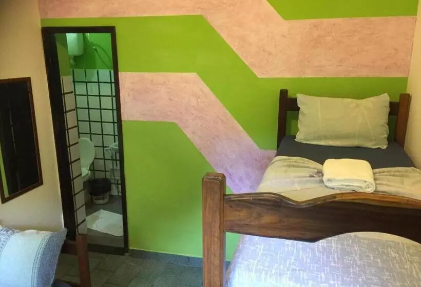 ベーシックトリプルルーム, Papagaio Hostel & Pousada