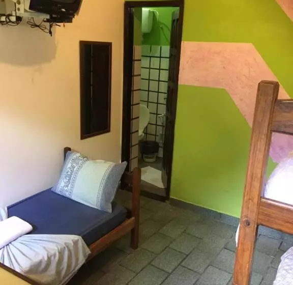 ベーシックトリプルルーム, Papagaio Hostel & Pousada