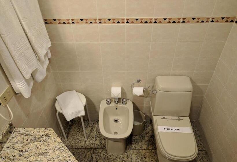 غرفة قياسية ثلاثية, Trevi Hotel E Business