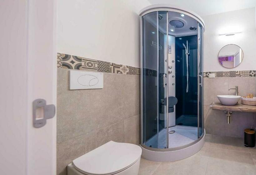 Номер Deluxe, Corte Janca