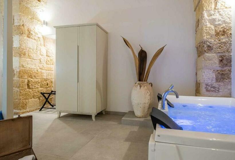 חדר דלוקס, Corte Janca