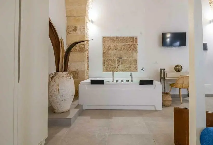 デラックスルーム, Corte Janca
