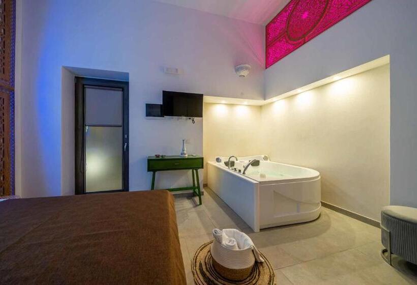 חדר דלוקס, Corte Janca