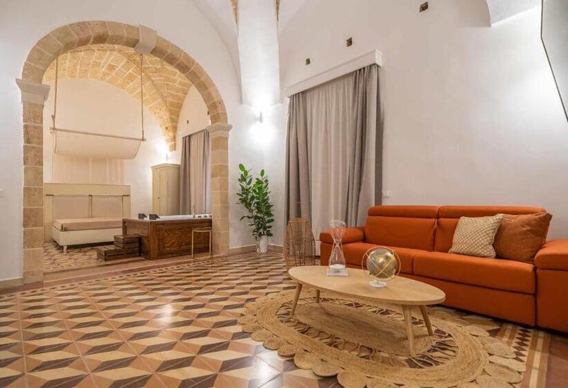 Family Suite, Corte Janca