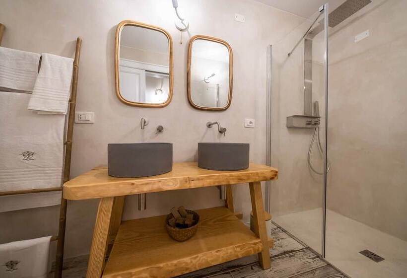 Номер Deluxe, Corte Janca