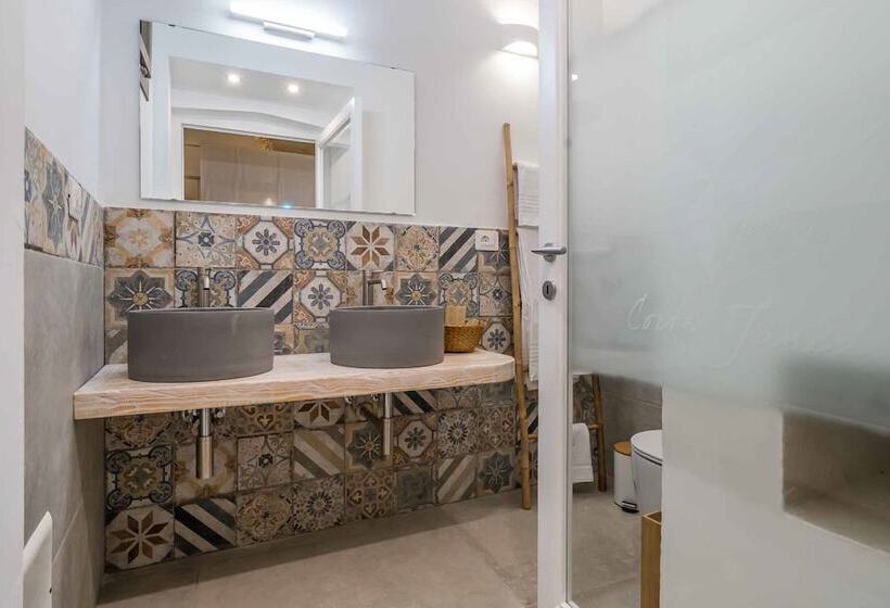Номер Deluxe, Corte Janca