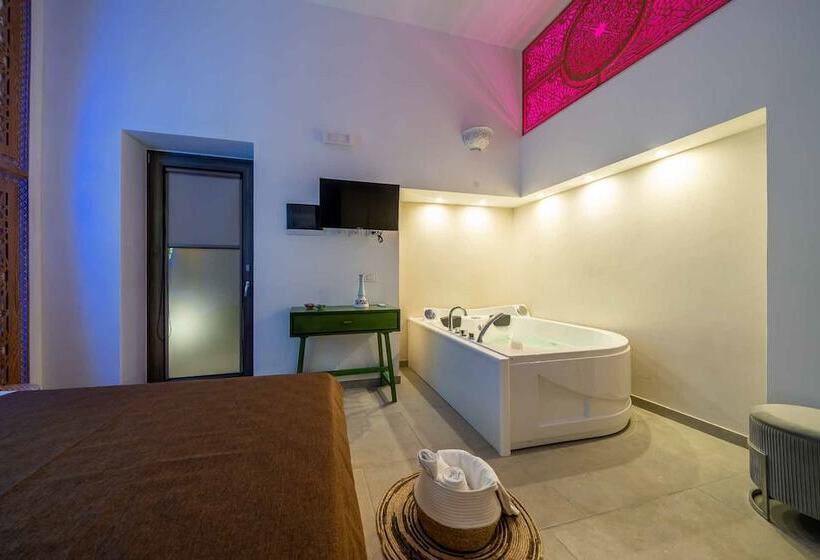 חדר דלוקס, Corte Janca