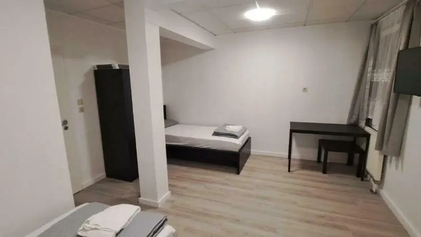 اتاق استاندارد سه نفره, Pension Alex Magdeburg