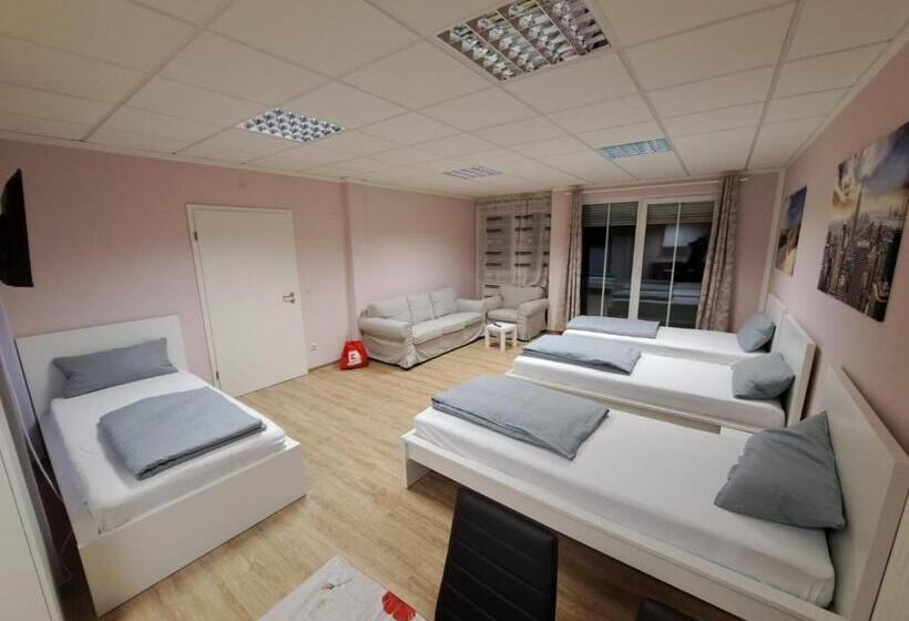 バルコニー付スタンダード4ベッドルーム, Pension Alex Magdeburg