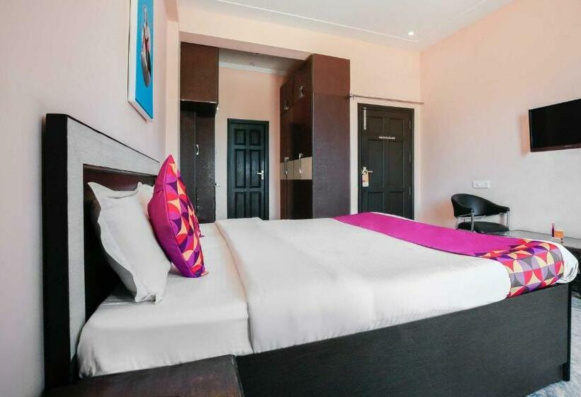 غرفة كلاسيكية ثلاثية, Collection O The Orchid  Near Omaxe Celebration Mall