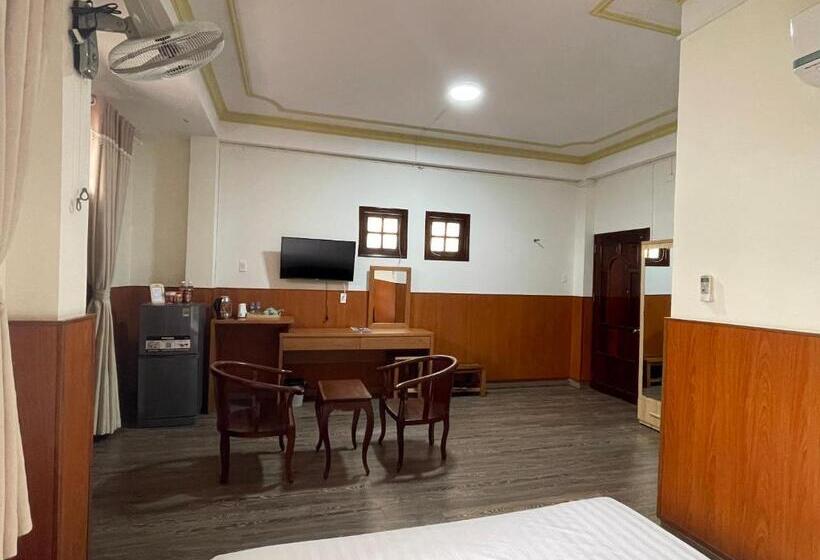 اتاق استاندارد با تخت بزرگ, Khách Sạn Mekong Star