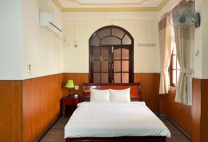 اتاق استاندارد با تخت بزرگ, Khách Sạn Mekong Star