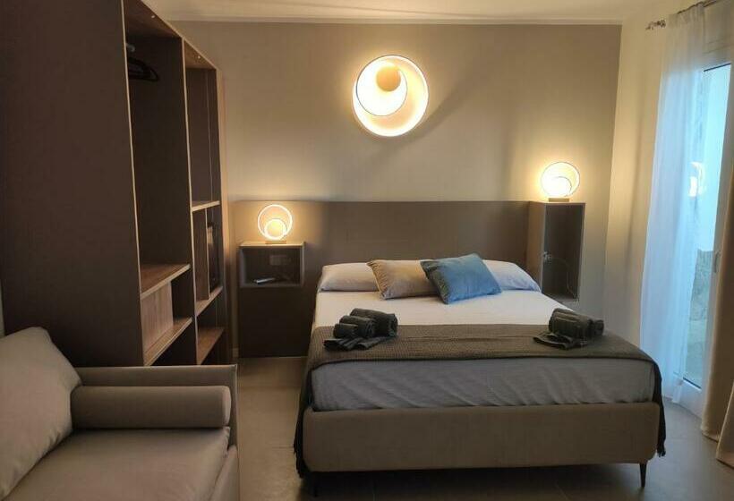 デラックストリプルルーム, Live Home Rooms