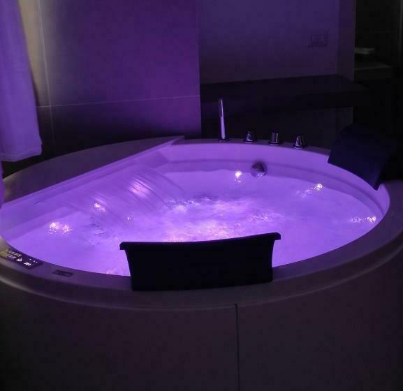 デラックストリプルルーム, Live Home Rooms