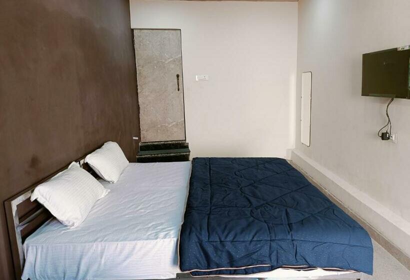 Номер Deluxe, Royal Inn