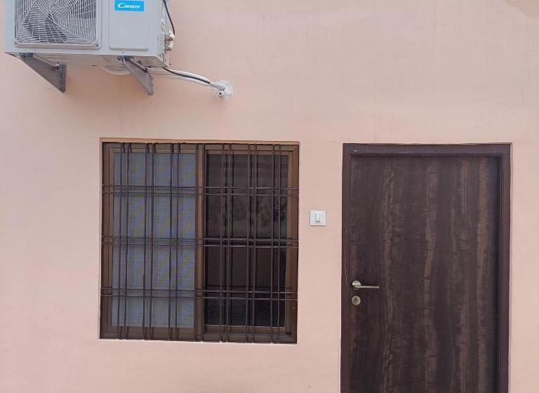 חדר דלוקס, Royal Inn