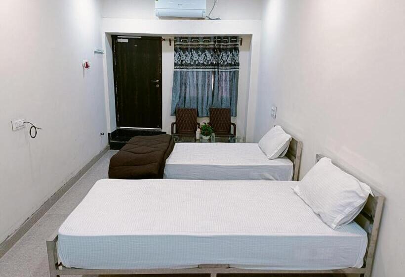 חדר דלוקס, Royal Inn