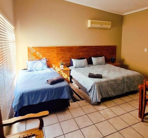 スタンダード4人部屋, Alpha B Lodging