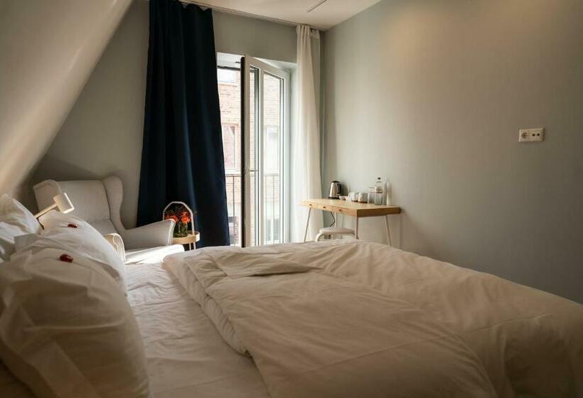 اتاق استاندارد, The Layhead B&b