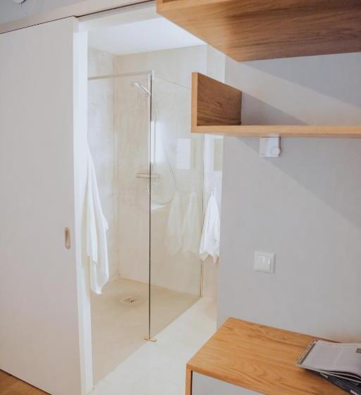 اتاق استاندارد, The Layhead B&b