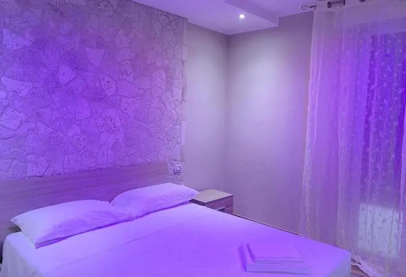 اتاق لوکس با بالکن, B&b New Paris & Suite