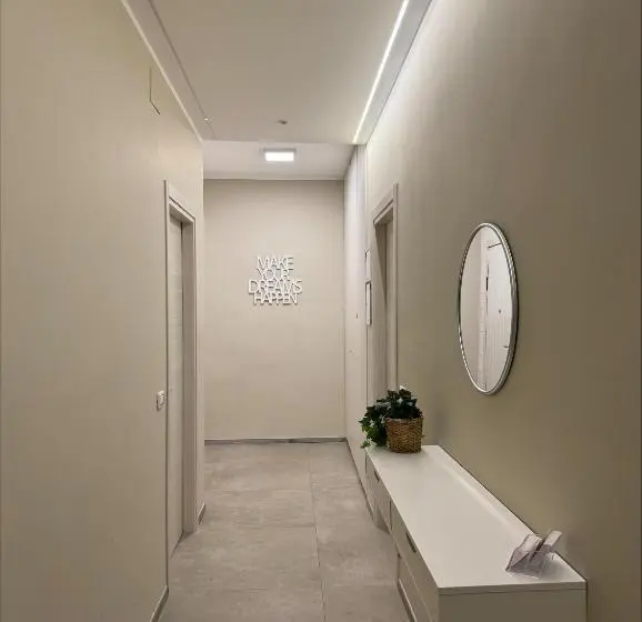 اتاق لوکس سه تخته, B&b New Paris & Suite