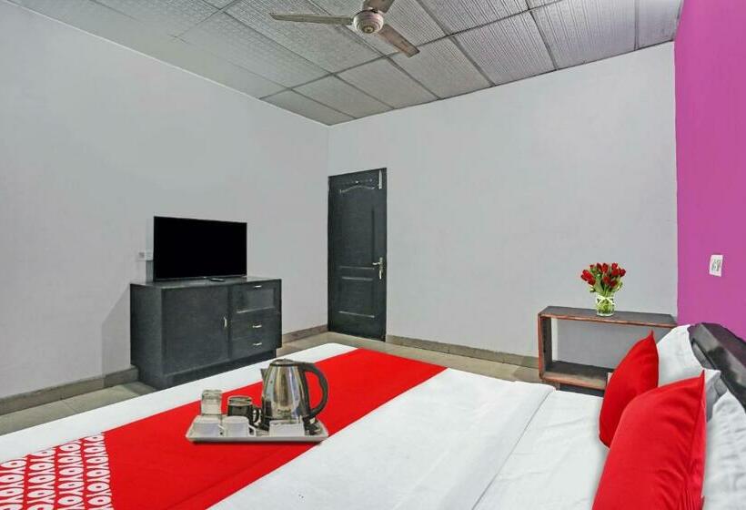 اتاق کلاسیک سه تخته, Flagship 92707  Mahi