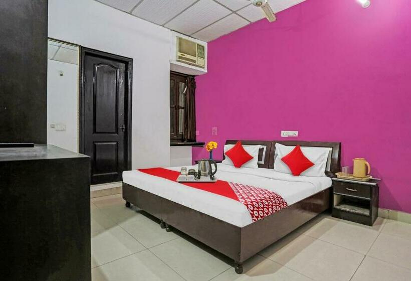 اتاق کلاسیک سه تخته, Flagship 92707  Mahi