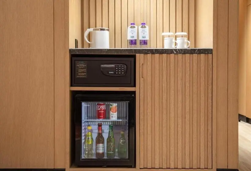 キングサイズベッドのスイートルーム, Holiday Inn Resort Guiyang Qingyan, An Ihg