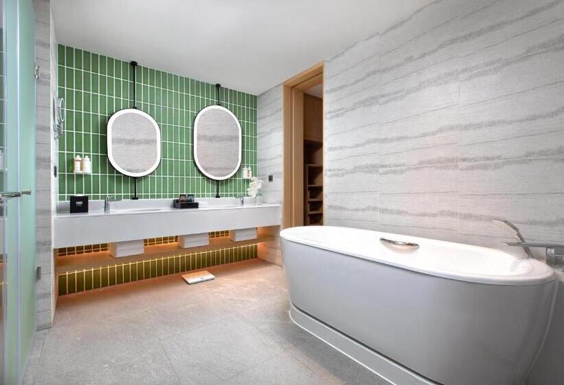 Люкс Кровать Кинг, Holiday Inn Resort Guiyang Qingyan, An Ihg