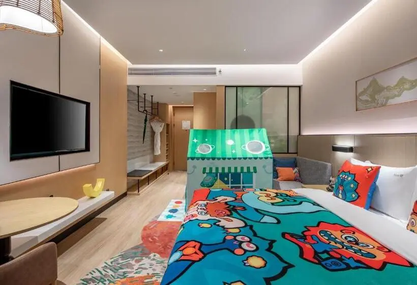 キングサイズベッドのスタンダードルーム, Holiday Inn Resort Guiyang Qingyan, An Ihg