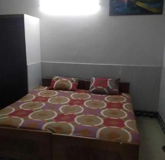 Deluxe Kolmen Hengen Huone, Spot On Hotel Aashirwad