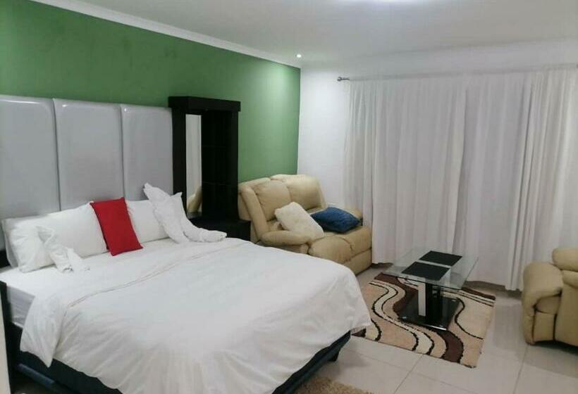 اتاق استاندارد, Royal Guesthouse