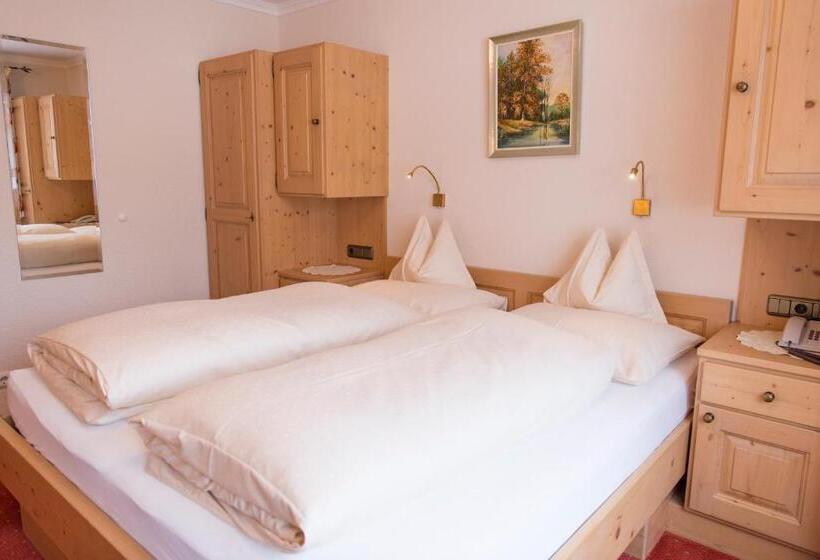 コンフォートルーム, Pension Daniel